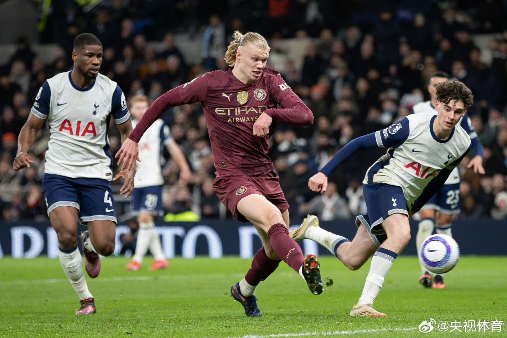 乐鱼体育在线娱乐-曼城客场大胜巴黎,晋级半决赛对手