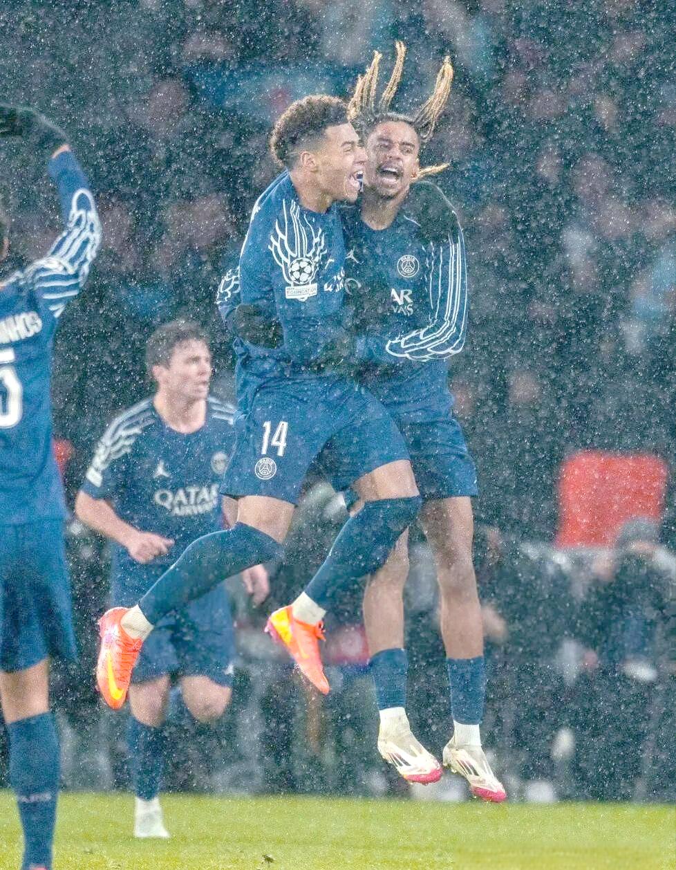 曼城客场大胜巴黎,晋级半决赛对手